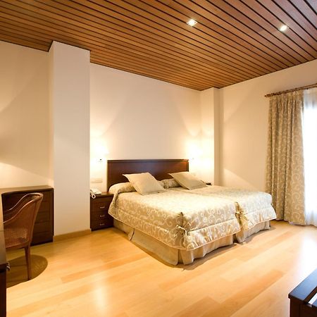 Bodegas Hacienda Albae Guest House Argamasilla De Alba ภายนอก รูปภาพ