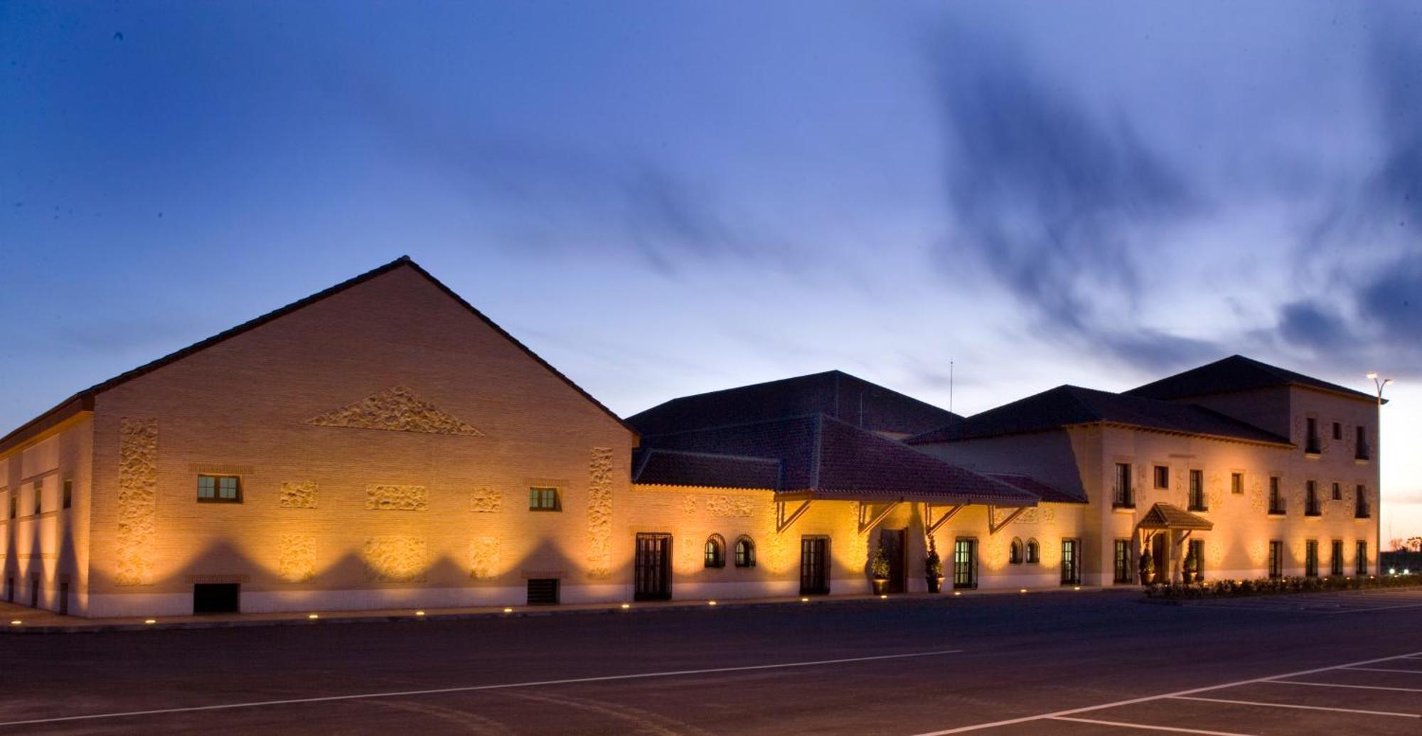 Bodegas Hacienda Albae Guest House Argamasilla De Alba ภายนอก รูปภาพ