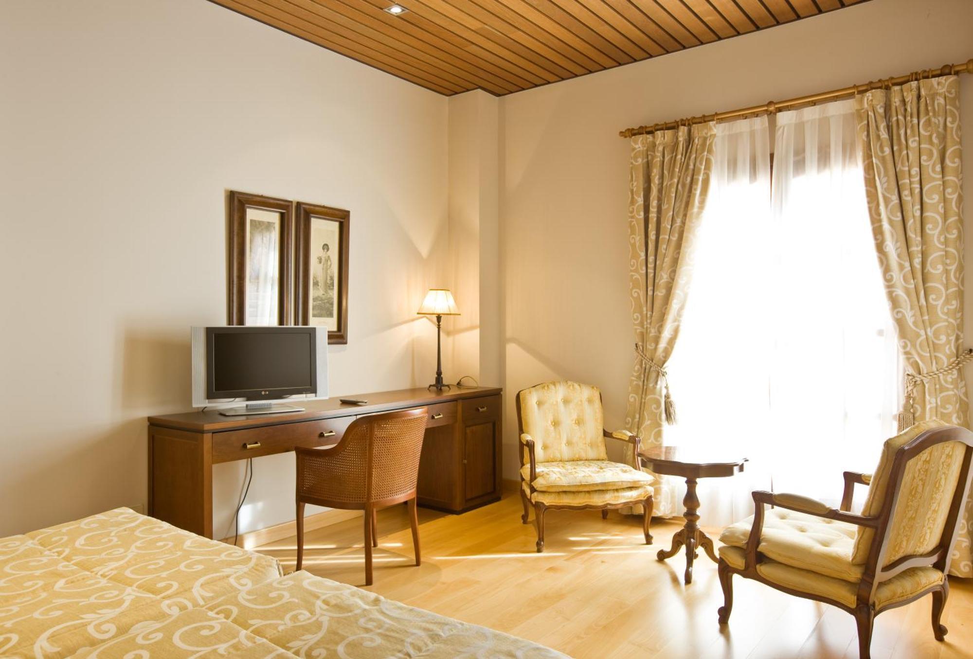 Bodegas Hacienda Albae Guest House Argamasilla De Alba ภายนอก รูปภาพ