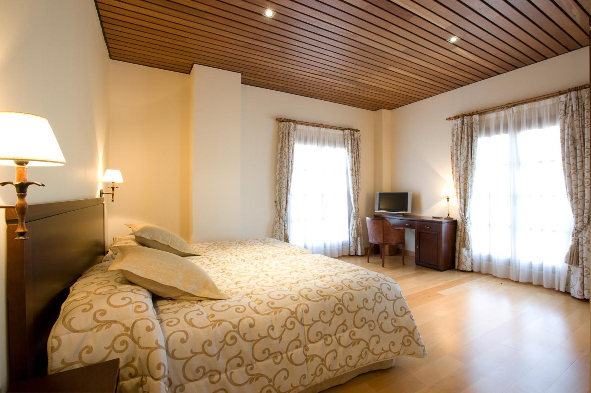 Bodegas Hacienda Albae Guest House Argamasilla De Alba ภายนอก รูปภาพ