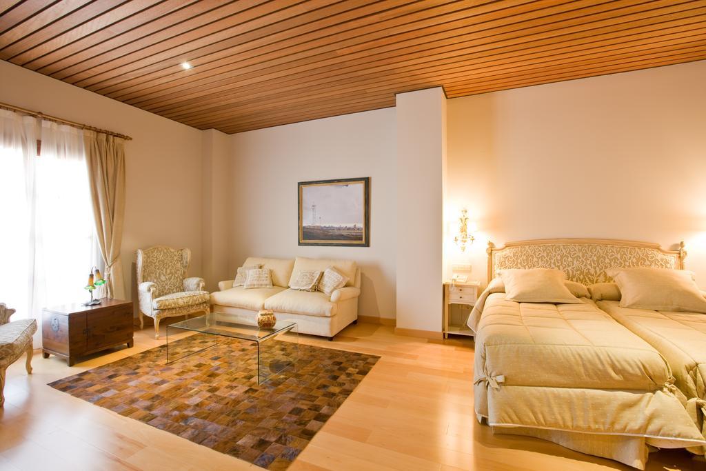 Bodegas Hacienda Albae Guest House Argamasilla De Alba ภายนอก รูปภาพ