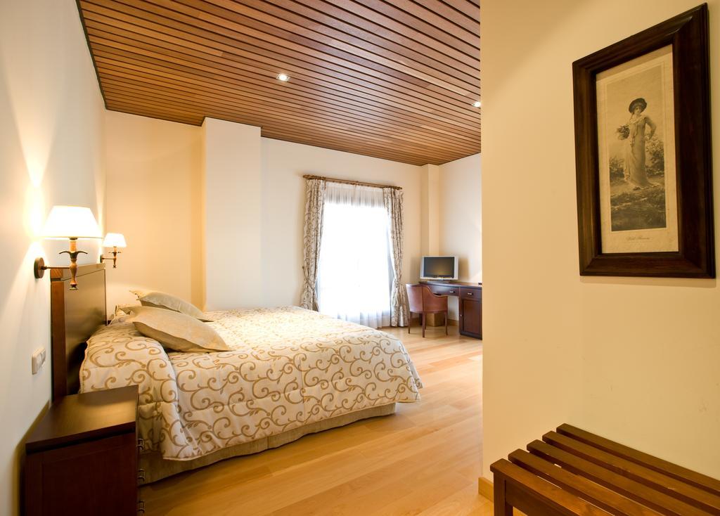Bodegas Hacienda Albae Guest House Argamasilla De Alba ภายนอก รูปภาพ
